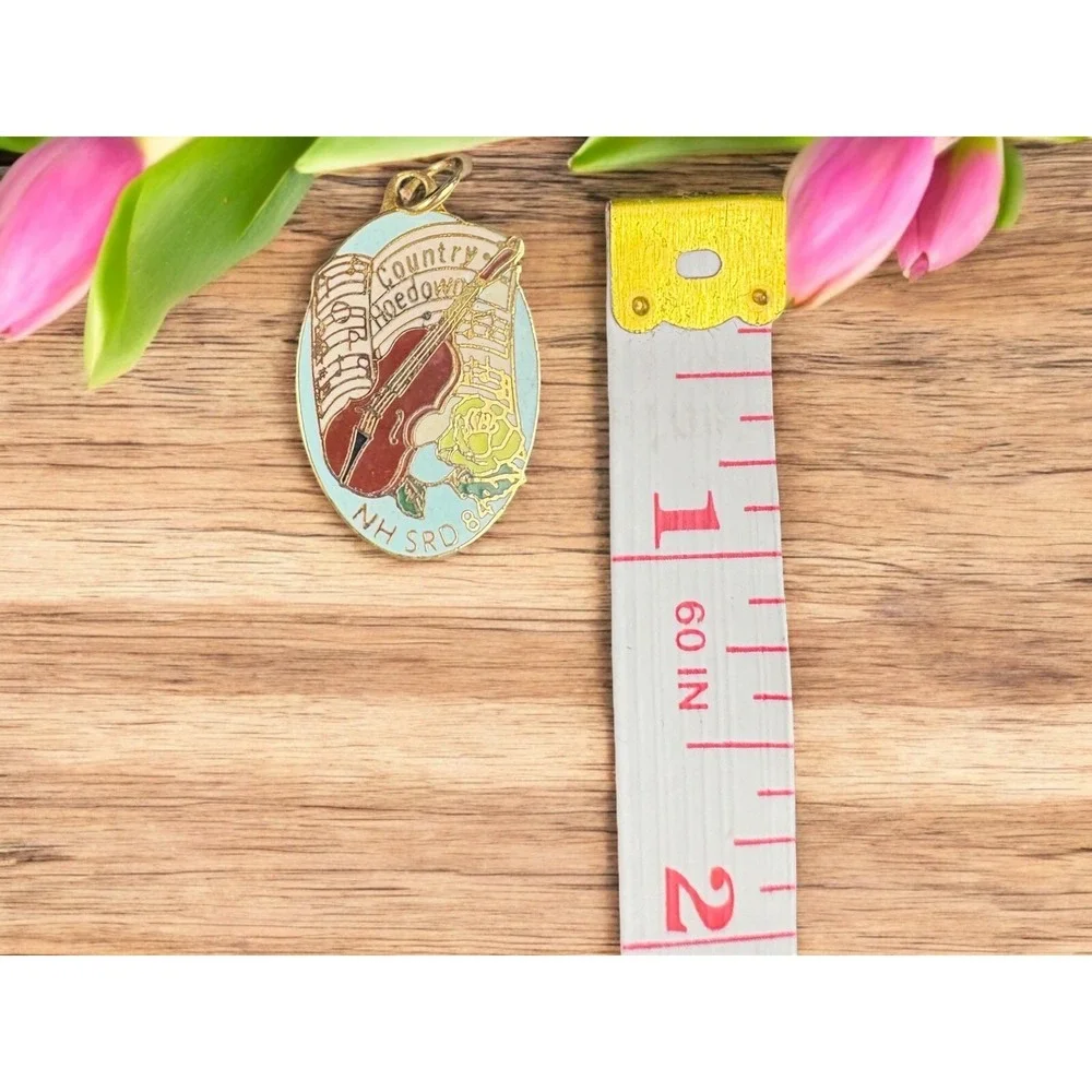 Country Hoedown NH SRD 1984 High School Pendant
